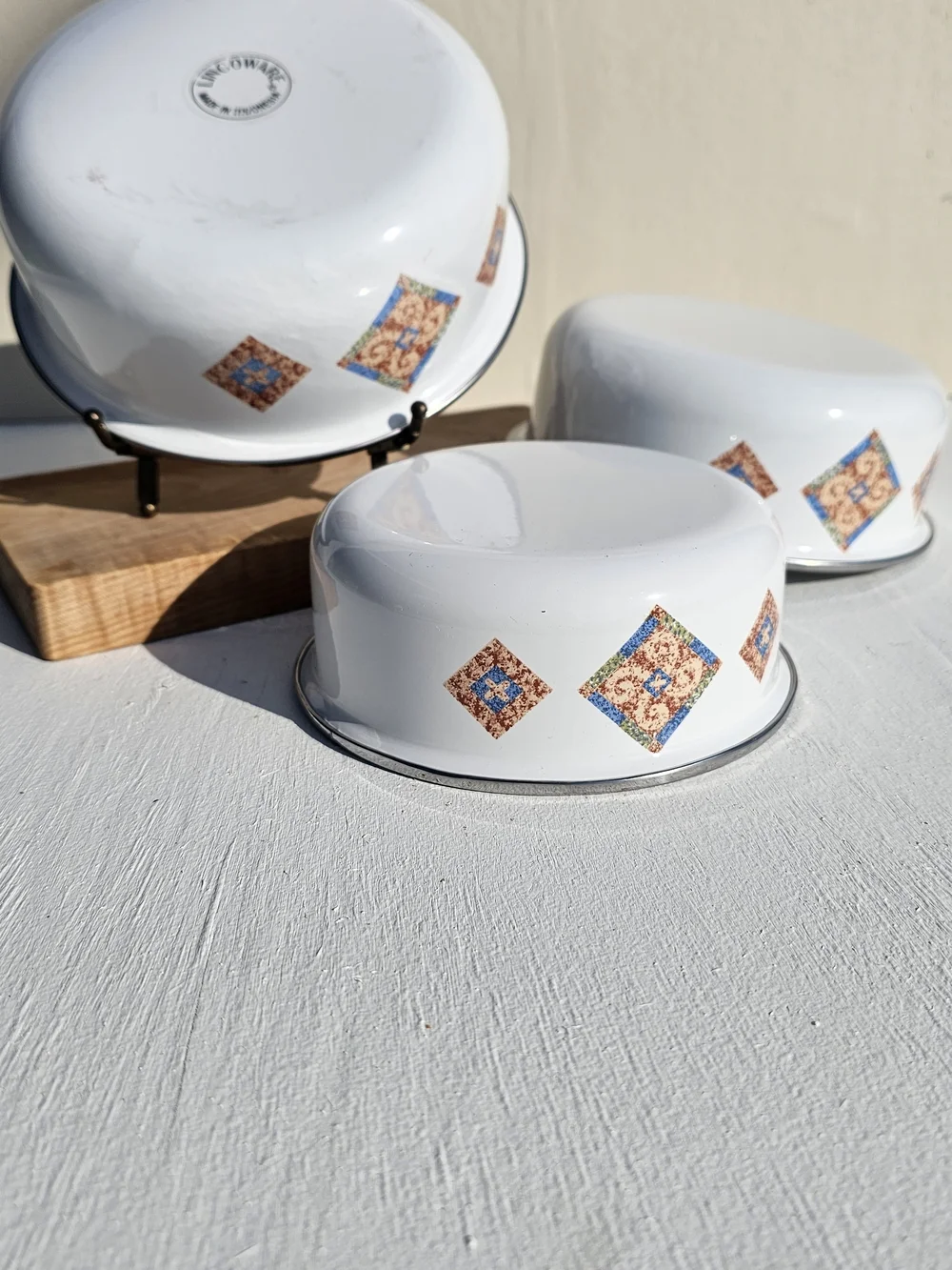 White Enamel Nesting Bowls with Decorative Tile Motif - Set of 3